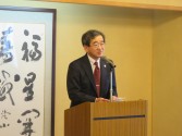 松本市医師会　あいさつする小林新会長